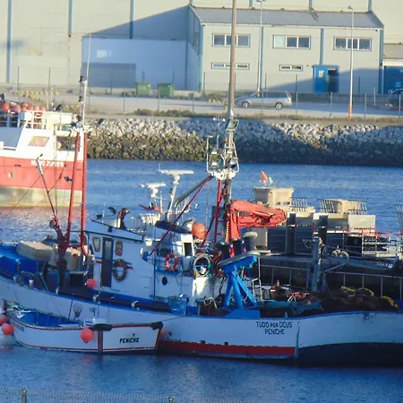Beach Fishermen * Peniche